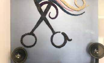 Preserved moss in the shape of scissors